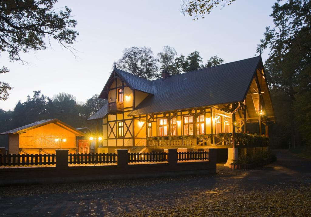 Penzion Obora Poděbrady Buitenkant foto